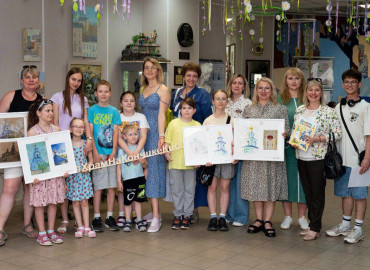 В Липецкой области открылась передвижная выставка рисунков, которые создали школьники с инвалидностью